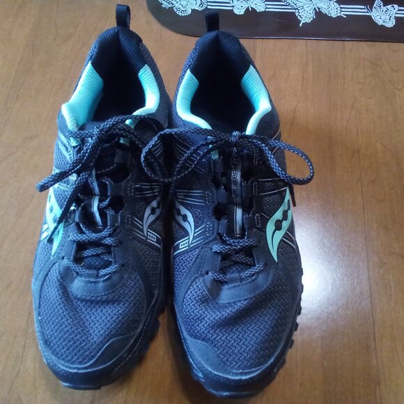 Like New Saucony Excursion Black Womens Sneakers 12 Wide - Picture 11 of 11